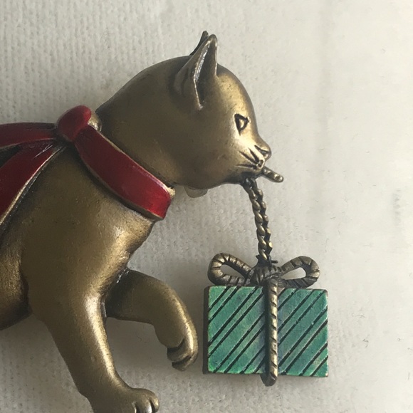 Jonette Jewelry Cat Pin - Picture 2 of 5